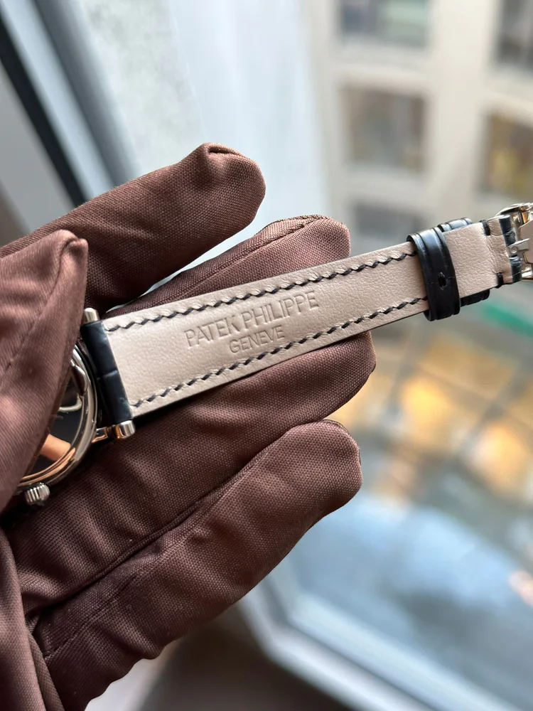 Patek Philippe Calatrava 4857G Lady Moonphase White Gold box and extract from the archives 2004